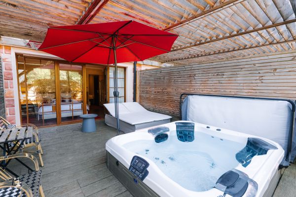 Séjour en Demi-Pension Privilège, avec jacuzzi privatif (hors samedi)
